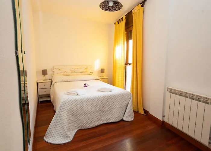 Parque D'arratiecho L Wifi L Centrico L Amplio * Biescas (Aragon)