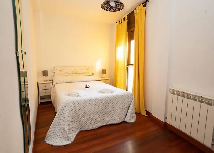 Parque D'arratiecho L Wifi L Centrico L Amplio * Biescas (Aragon)